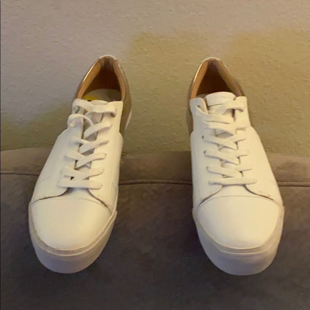 Women’s sneakers